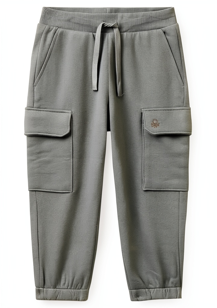 'Pantalone bambini Benetton in felpa cotone indossato all'aperto'
