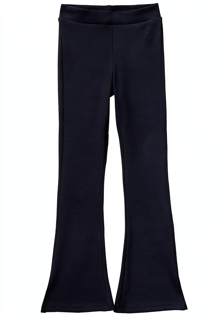 'Bambina che indossa leggings flare Benetton in movimento'