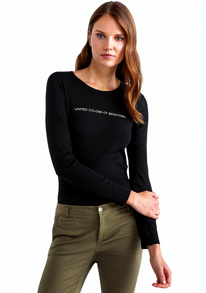 T-shirt United Colors Benetton Donna Manica Lunga Grigio abbinata con cardigan beige