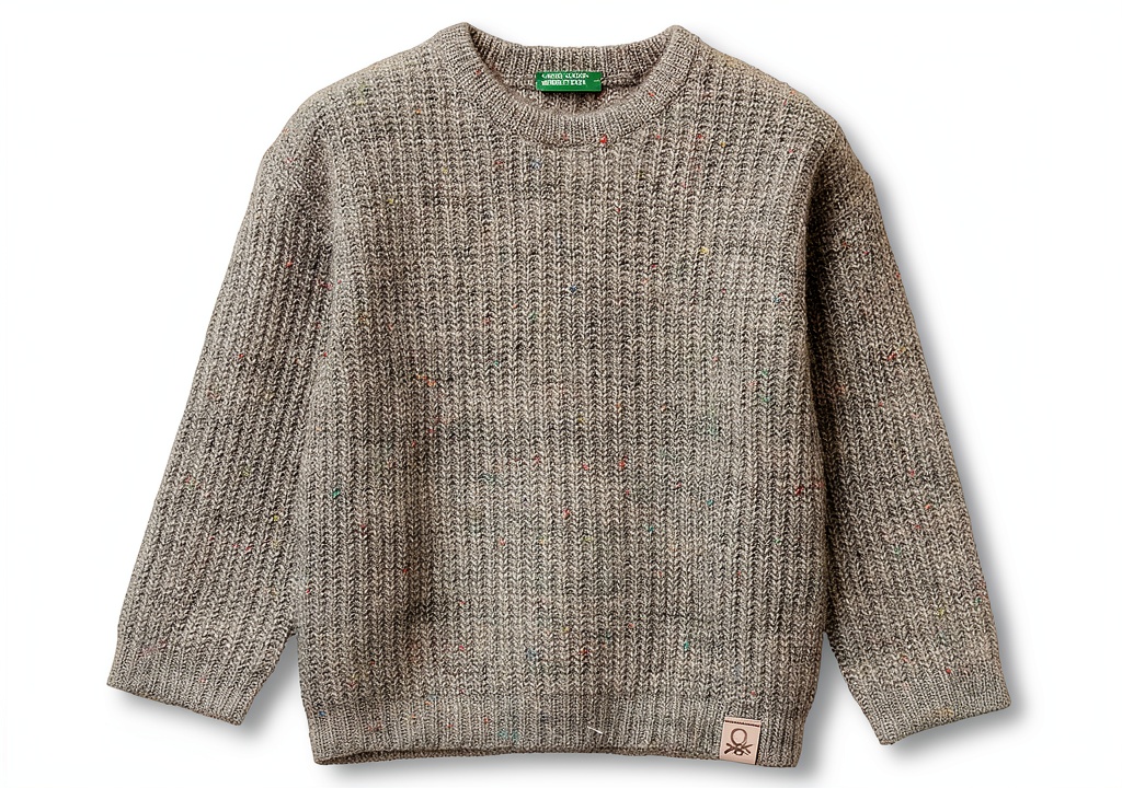 Maglione United Colors Benetton per bambini in colore grigio su sfondo neutro