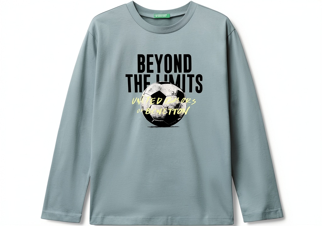 T-shirt Benetton bambini cotone manica lunga stampa su una scrivania di legno